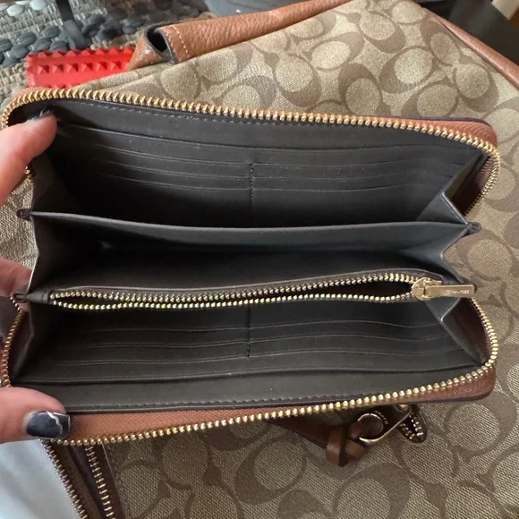 Coach Brown Signature Shoulder Bag - Picture 6 of 10